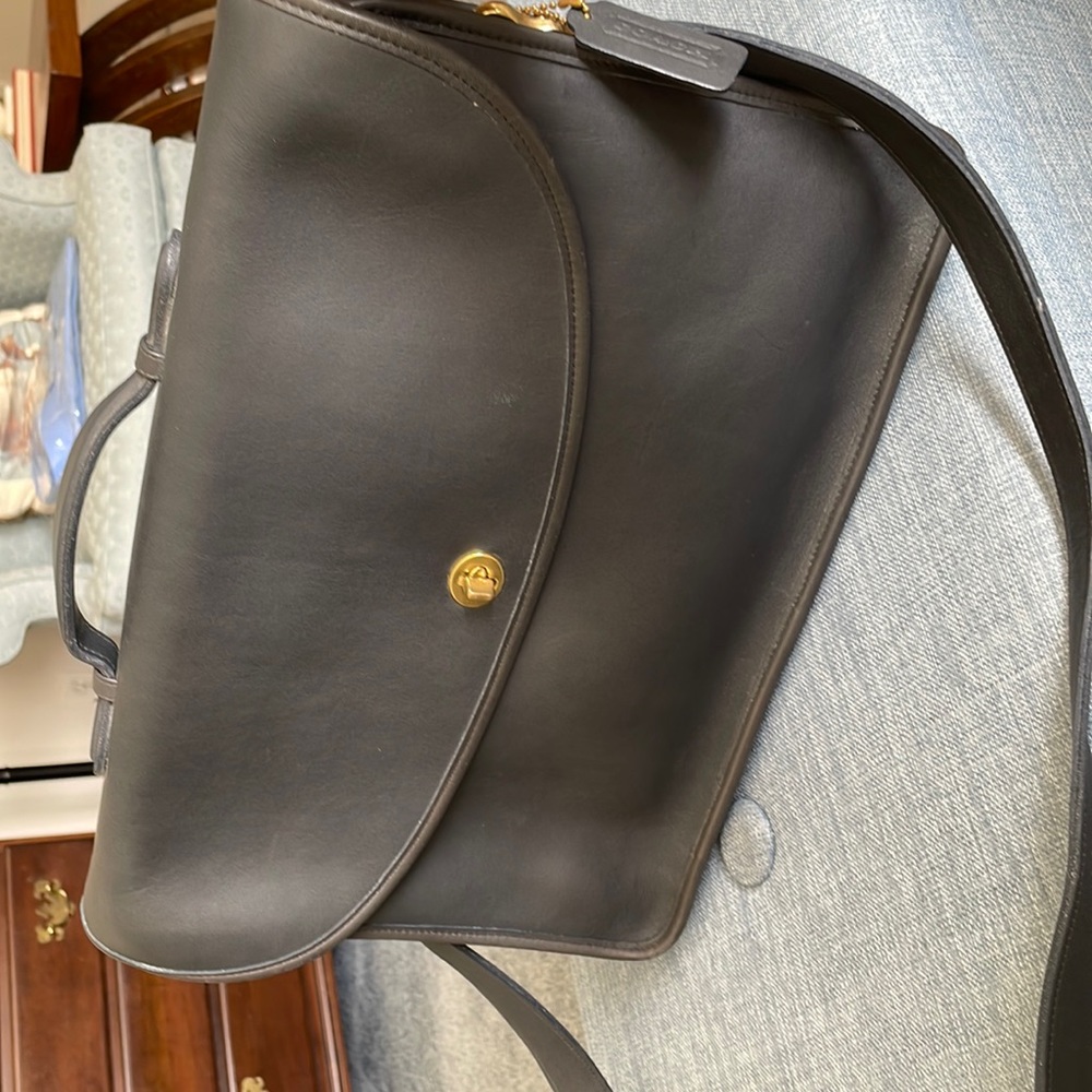 G5C-5265 Coach classic ‘80’s Black Leather Briefcase Tote w/ shoulder strap Xlnt